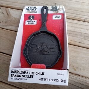 NEW Disney Star Wars Mandalorian Grogu Cast Iron Baking Skillet for Pancakes